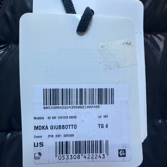 *NEAR NEW* Women's Moncler Moka || Size 4 - Picture 14 of 14